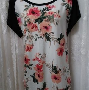 Plus Size Floral Top